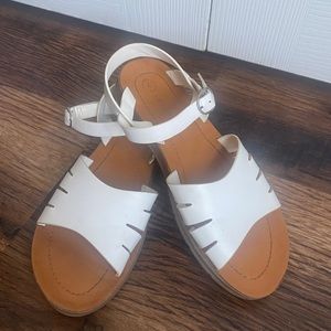 Girl’s White Cat & Jack Sandals Size 4
